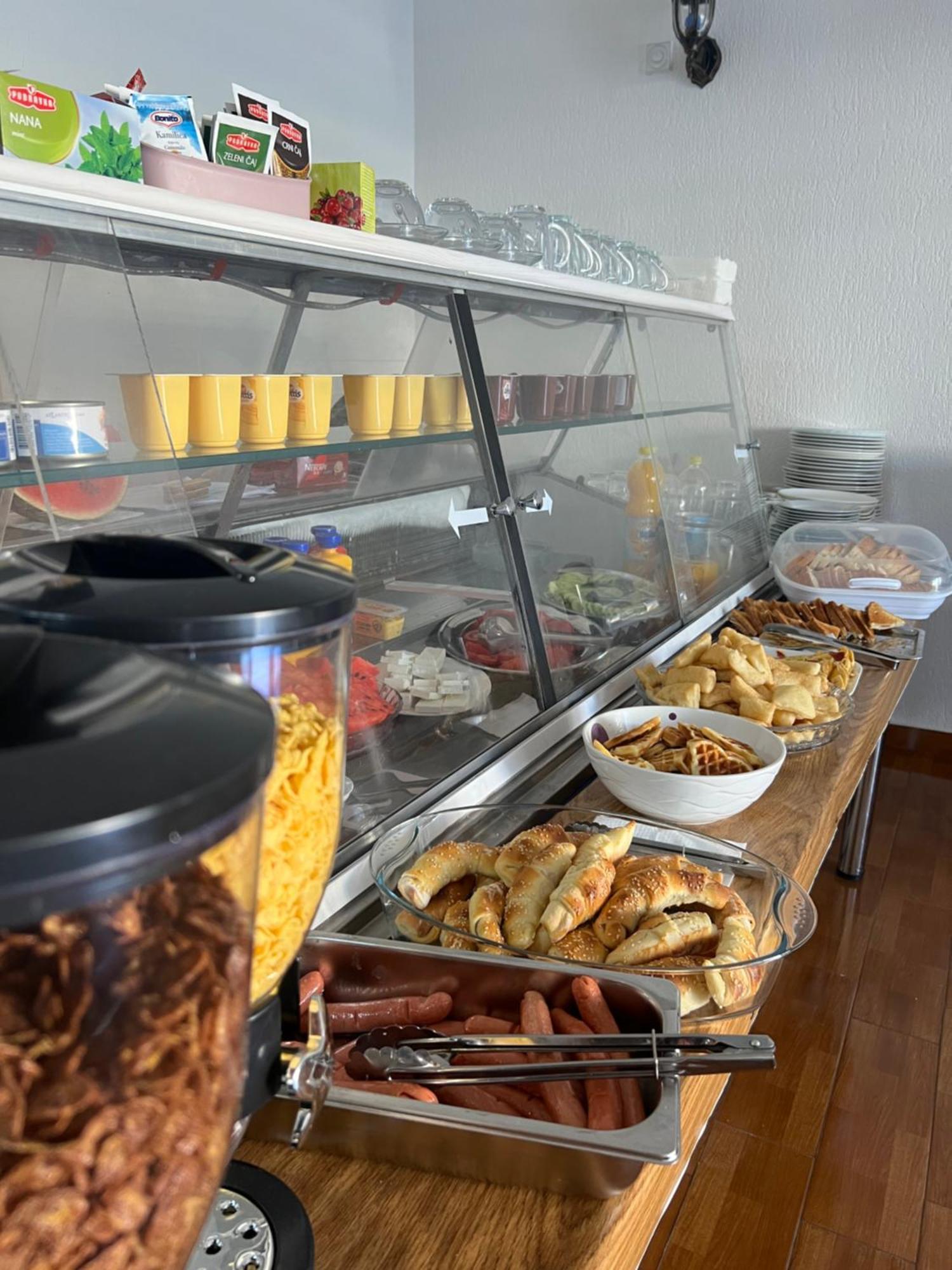 Apartments Fat E Jet - Pool & Breakfast Улцинь Екстер'єр фото